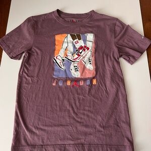Jordan Logo T-Shirt in Mauve size youth large